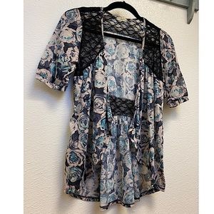 3/$25 Vintage Rose and Lace Shrug